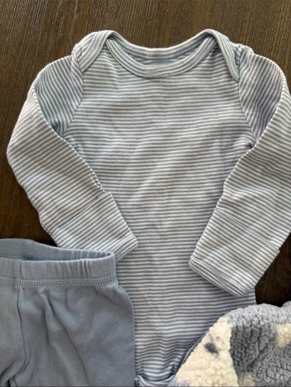 EUC Just One You Carter’s Long Sleeved Onesie outfit set with Fleece Jacket 3M